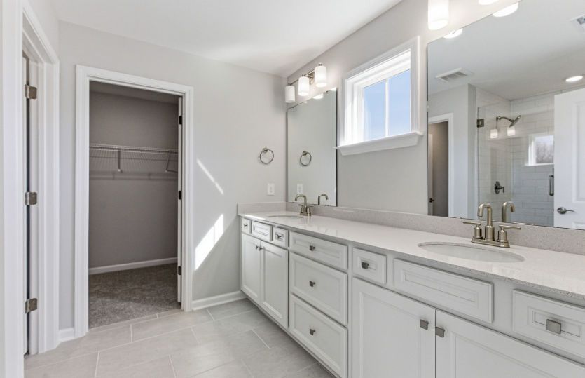 Rockingham #106 - Owner's Luxury Bath