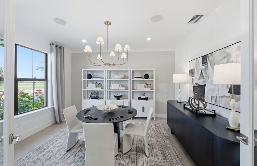 Flex room, perfect space for a home office