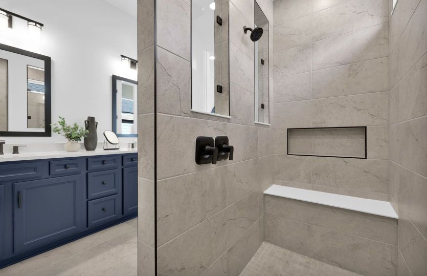 Mahogany | Owner's Walk-In Shower