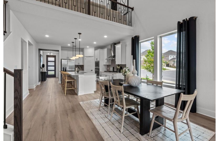 Kitchen & Dining Area