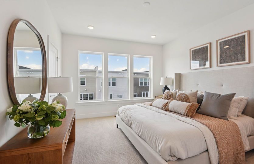 Luxury Owner's Bedroom with 2 Walk-in Closets - Actual Home