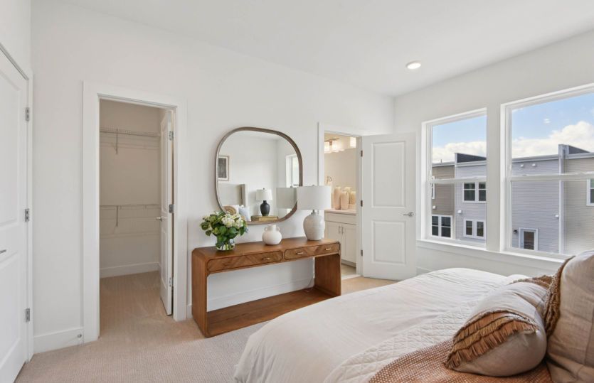 Luxury Owner's Bedroom with 2 Walk-in Closets - Actual Home