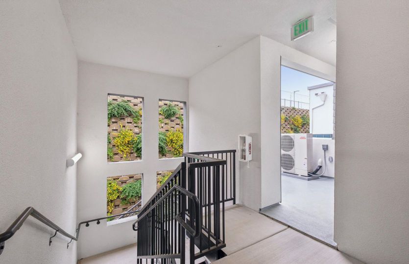Entry with access to deck