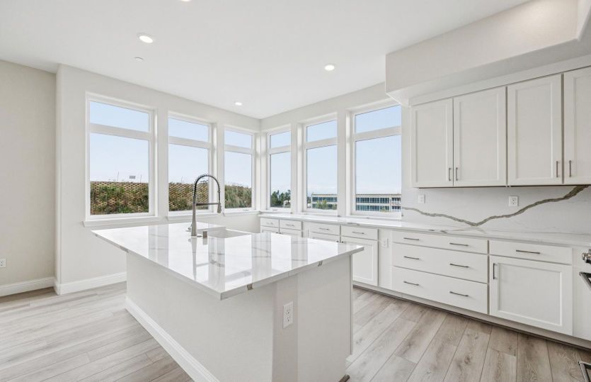 Kitchen with large central island