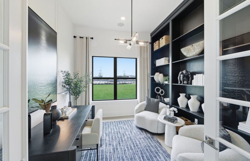 Flex room, perfect space for a home office