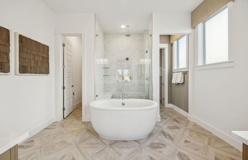 Luxurious Soaking Tub
