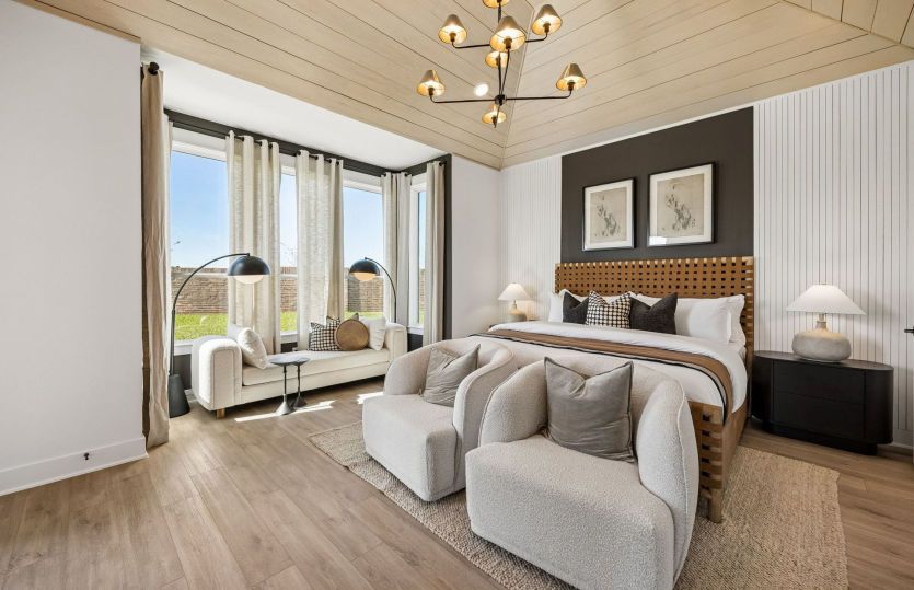 Owner's Suite with Seating