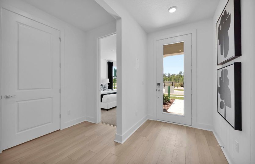 Mystique | Foyer