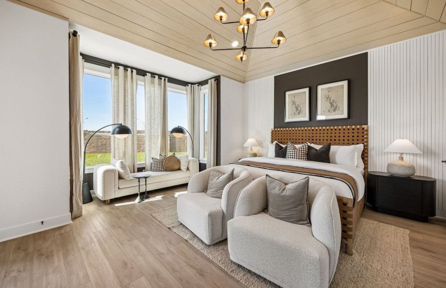 Owner's Suite with Seating