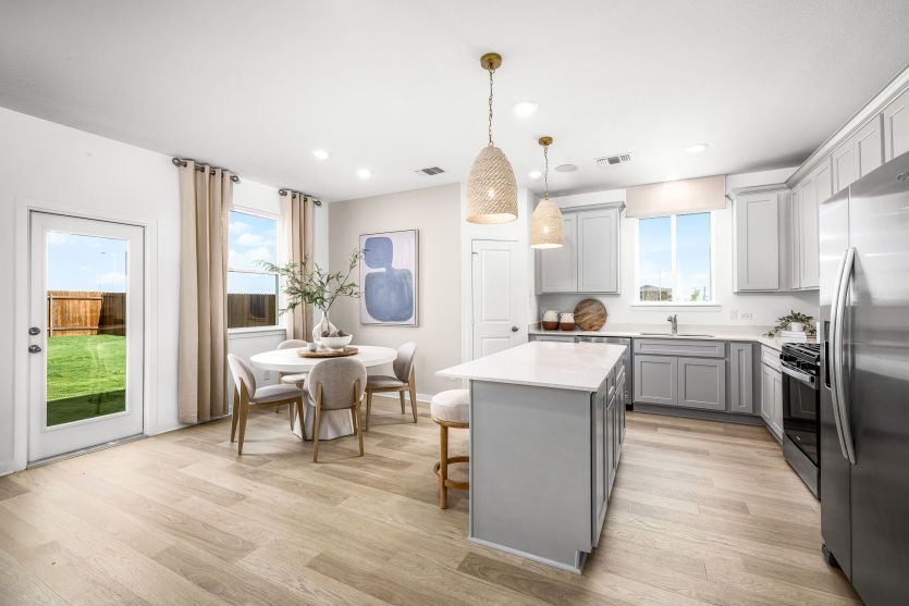 Kitchen & Dining