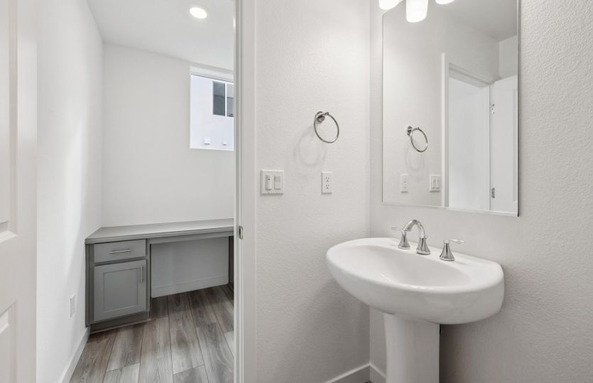 Powder bath off built in office