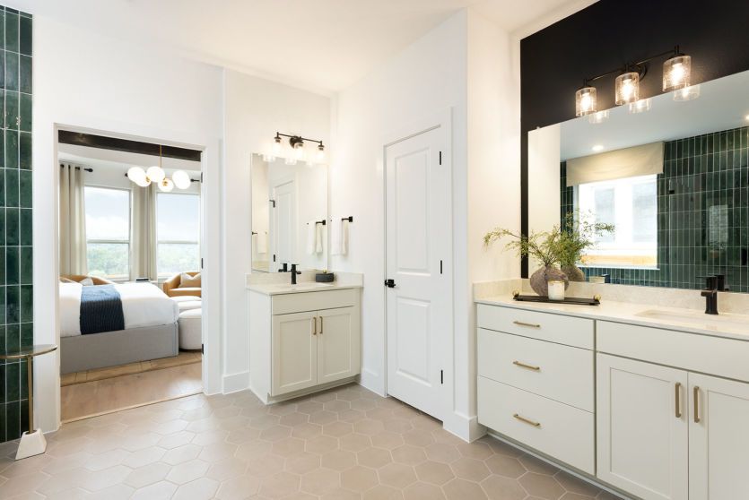 Primary Suite Bathroom
