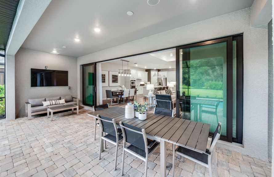 Indoor/Outdoor Living