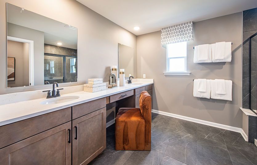 Spacious bath