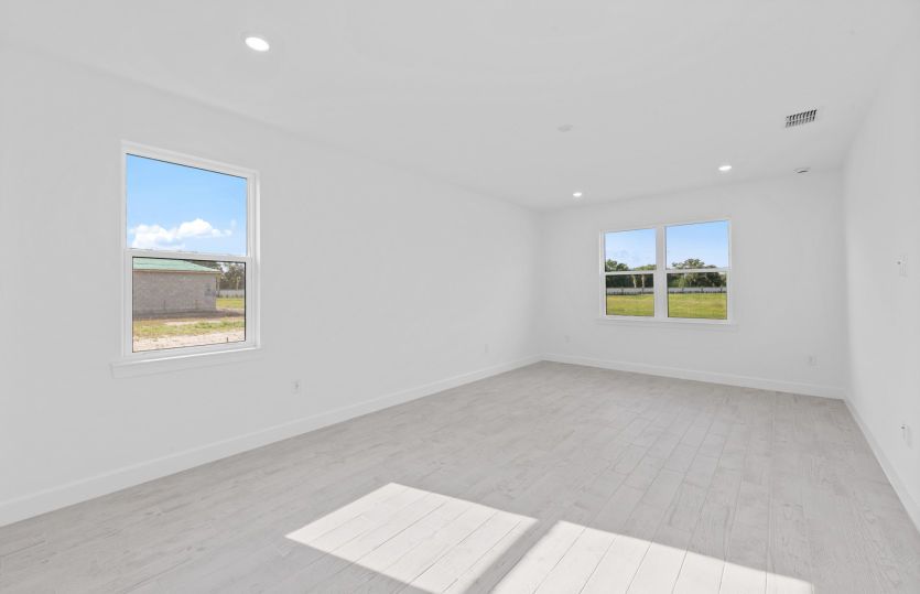 Owner's suite with walk-in closet