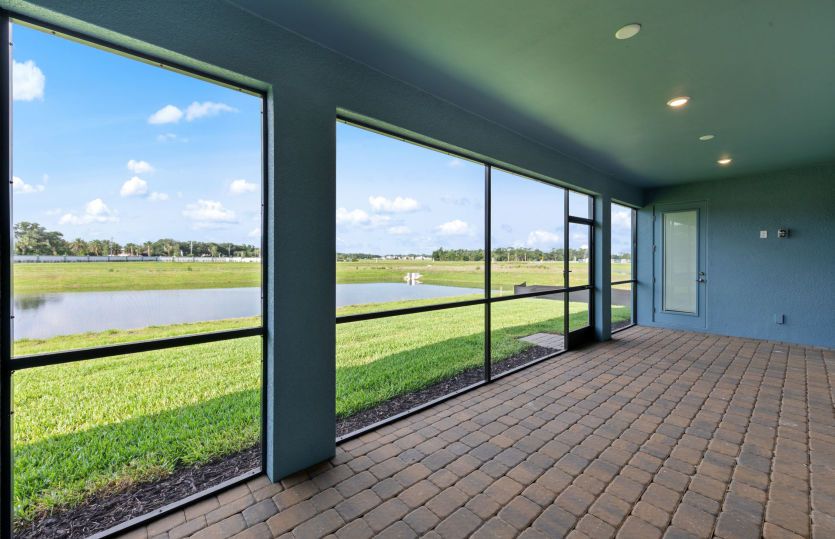 Spacious lanai with gorgeous view