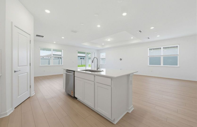 Center Island w/ Storage