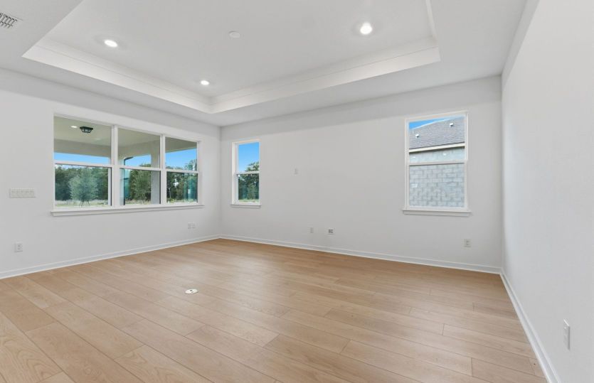 Spacious Gathering Room with Tray Ceiling