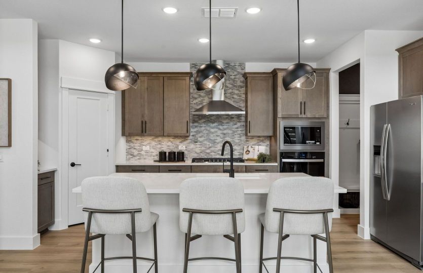 Eat-in island kitchen