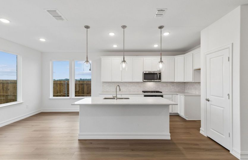 Beautiful pendent lighting in kitchen