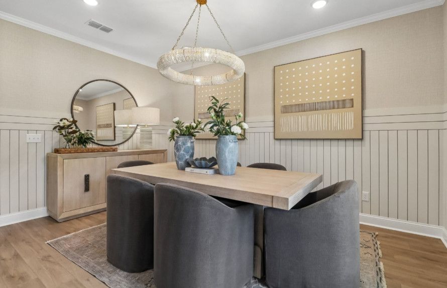 Braddock Model Dinning
