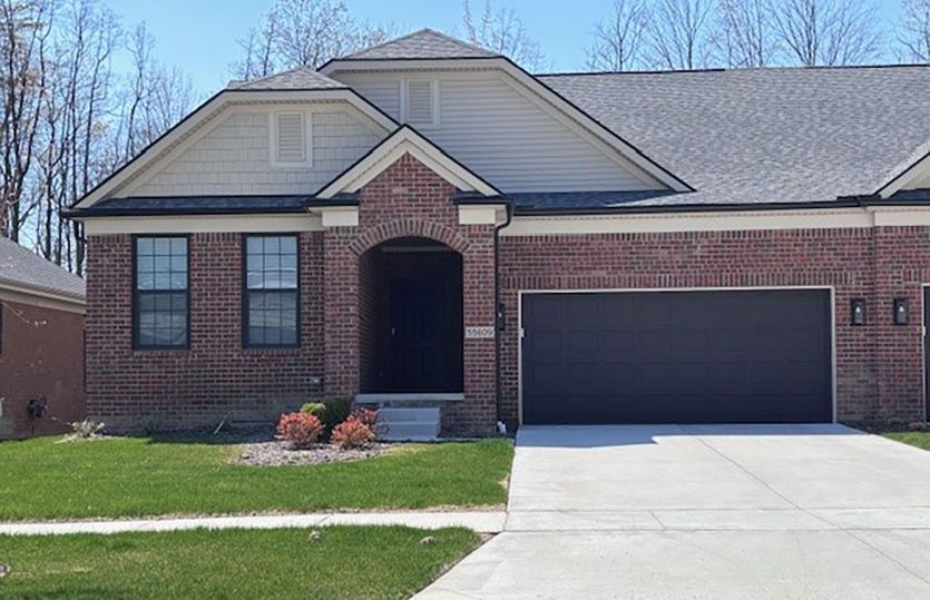 Abbeyville - The Village at Beacon Pointe: Shelby Township, Michigan - Pulte Homes
