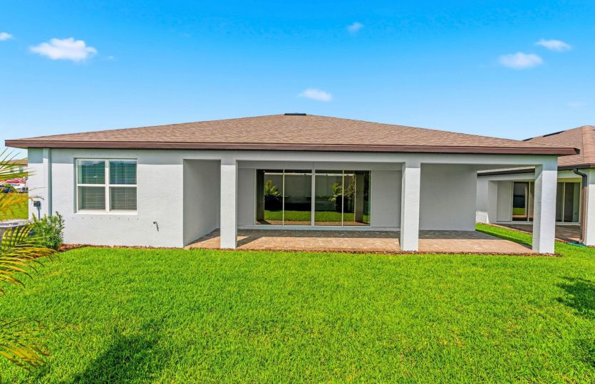 Spacious Covered Lanai