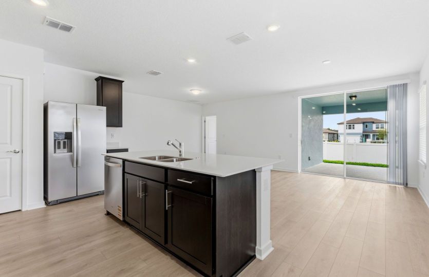 Center Island w/Storage