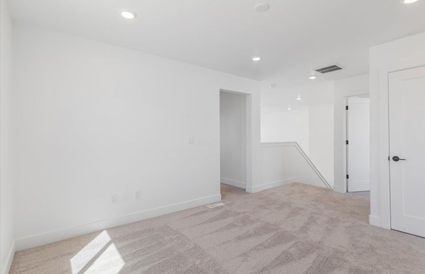 Central Loft Space Upstairs
