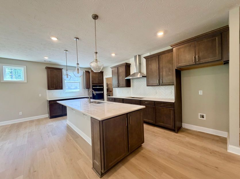 Perfect Size Kitchen for Cooking and Entertaining