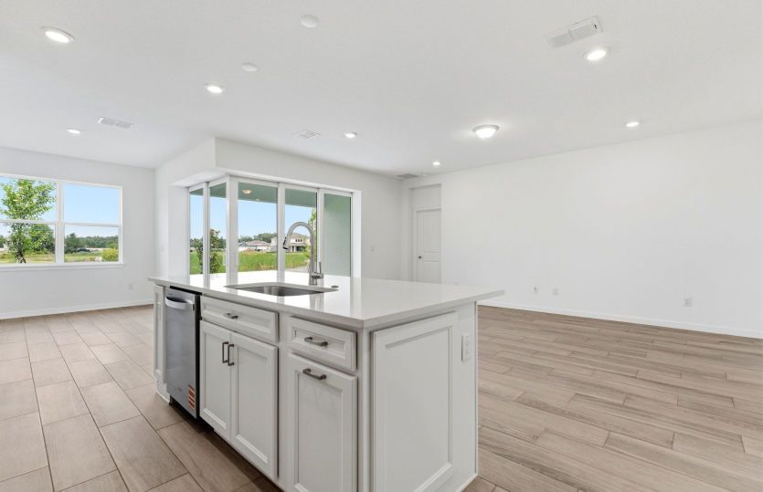 Center Island w/Storage