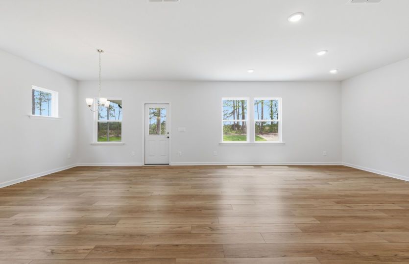 Mitchell - #008 - Everyday Eating & Great Room offers you Natural Light