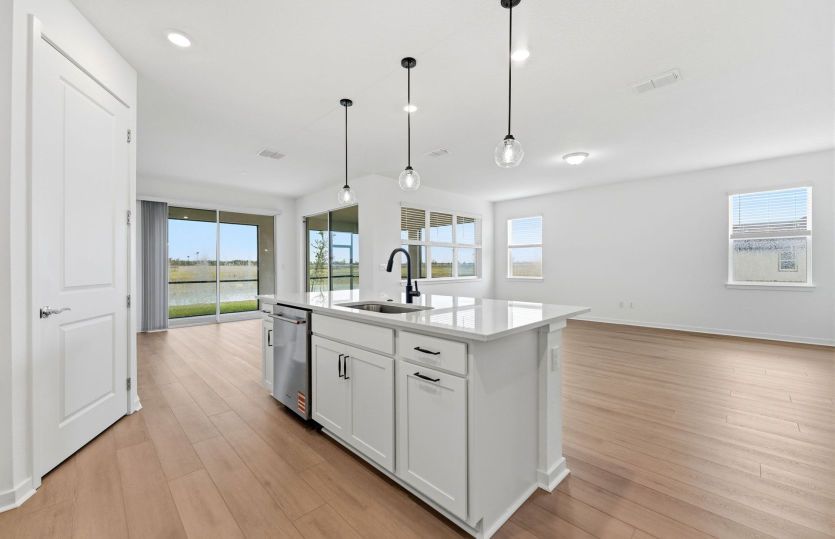 Center Island w/ Storage