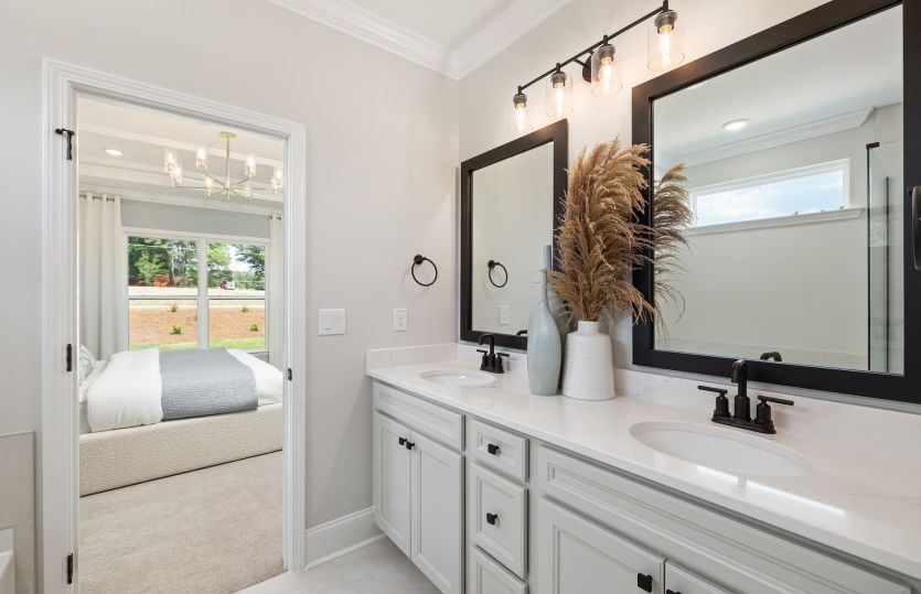 Owners Bath with Dual Vanities - Model Representation
