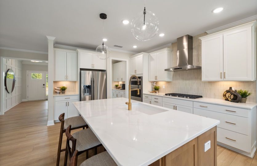 Stunning Kitchen with Eat-In Island - Model Representation