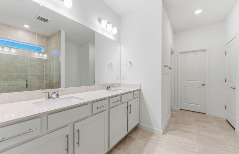 Owner's Bath w/Dual Sinks