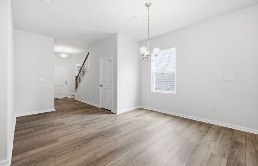 Murray #106 - Dining Space & Front Foyer