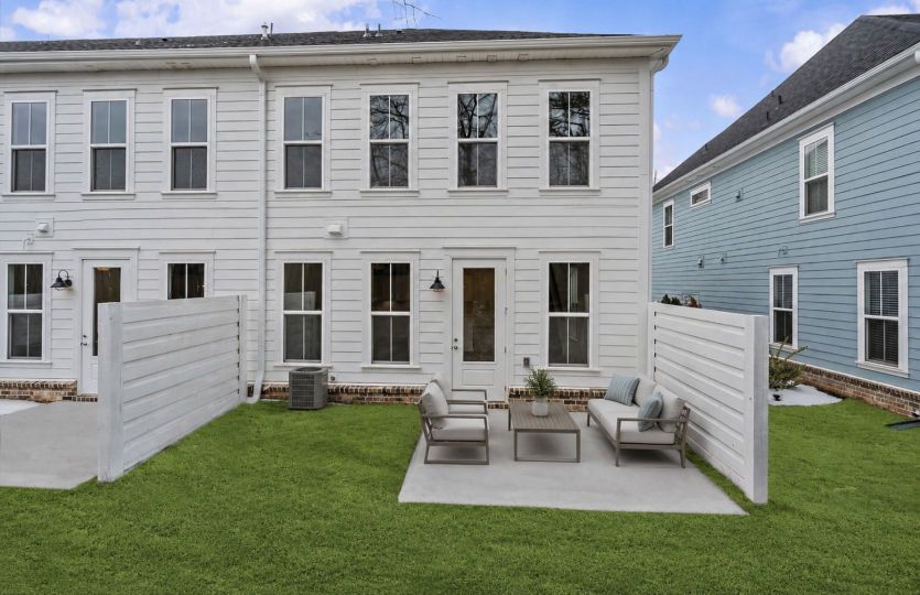 Exterior (Virtually Staged)