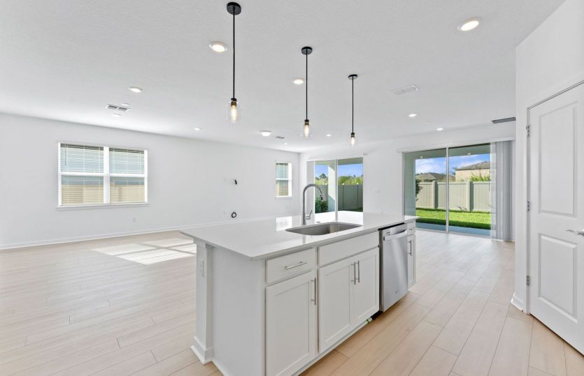 Center Island w/Storage