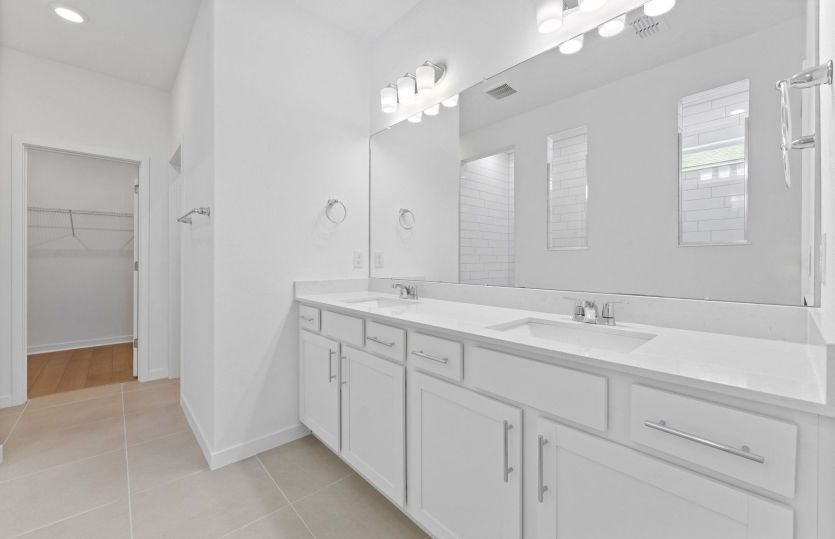 Owner's Bath w/Dual Sinks