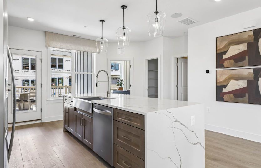 Gourmet Kitchen with Cascade Island