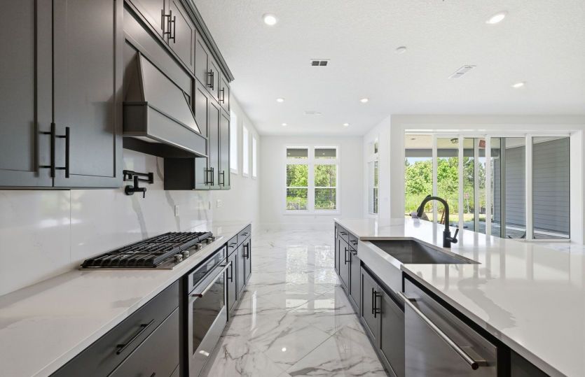 Regalia Grand | Kitchen