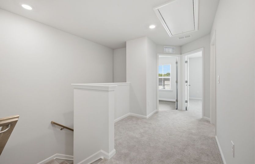 Raritan homesite 14 - Upstairs Hallway