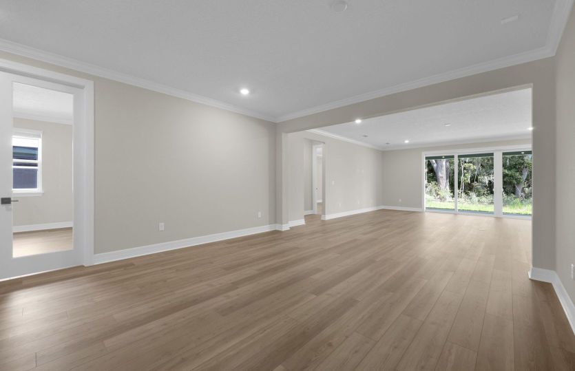 Easley Grand | Dining Area