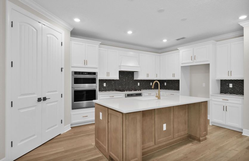 Easley Grand | Kitchen