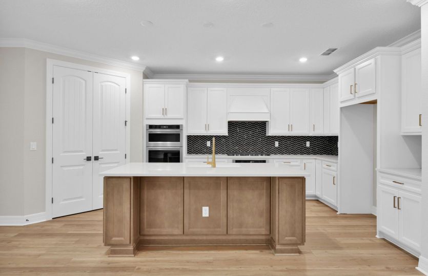 Easley Grand | Kitchen