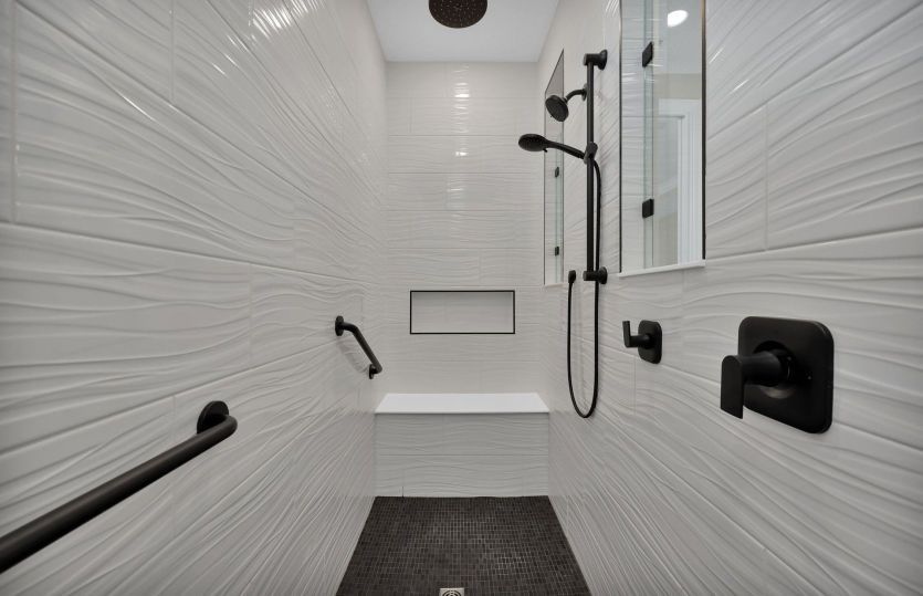 Easley Grand | Owner's Shower
