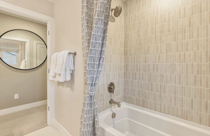 Tile Accents in Bathroom 2