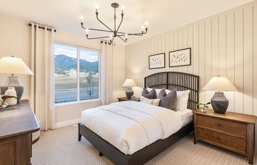 Main Level Guest Bedroom