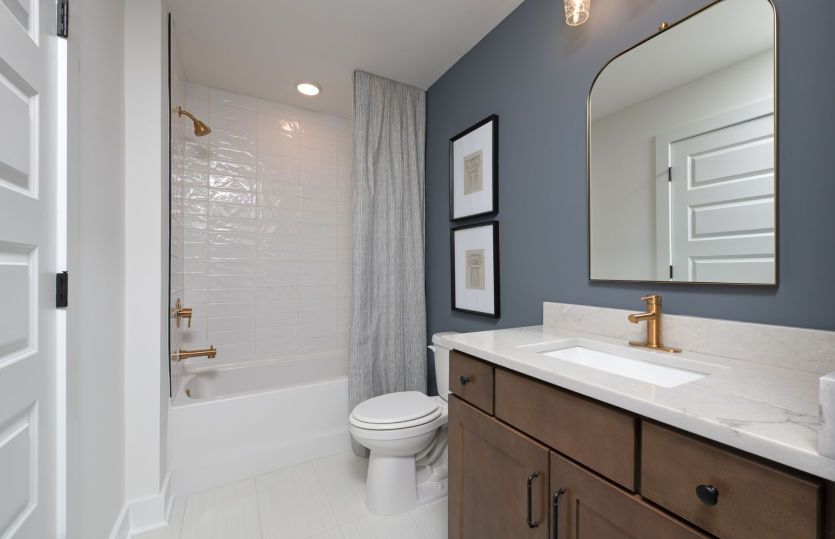 Modern secondary bathroom